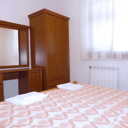 Idila Apartment *