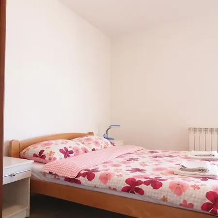 Apartment Idila