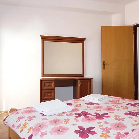 Apartment Idila *